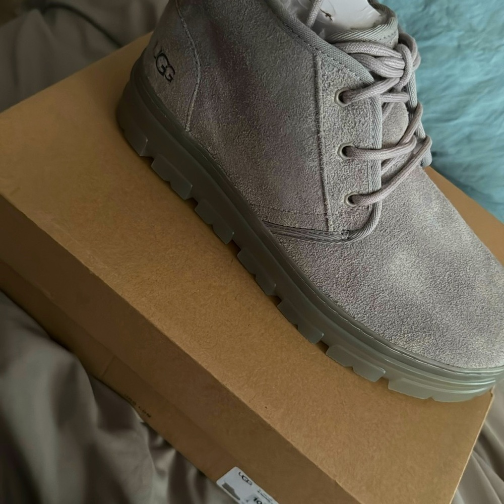 Ugg Neumels - Picture 1 of 4